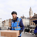 Delivery man with parcel
